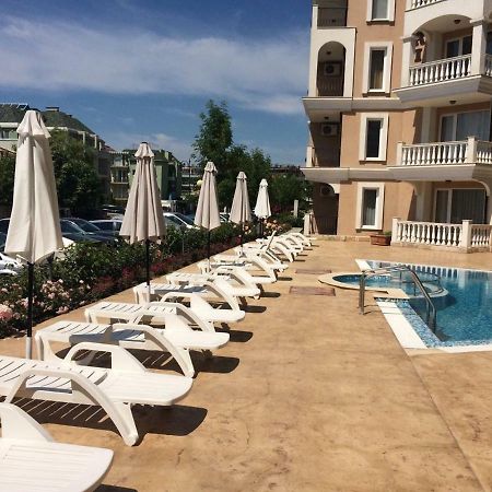 Family Lux Apartment สวิติ วลัส ภายนอก รูปภาพ