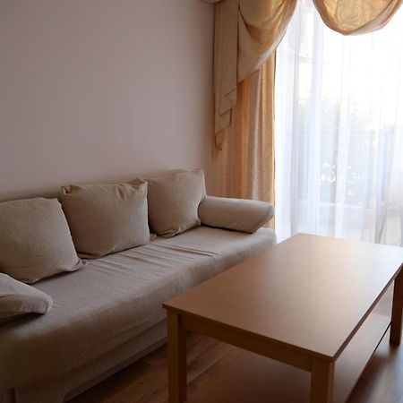 Family Lux Apartment สวิติ วลัส ภายนอก รูปภาพ