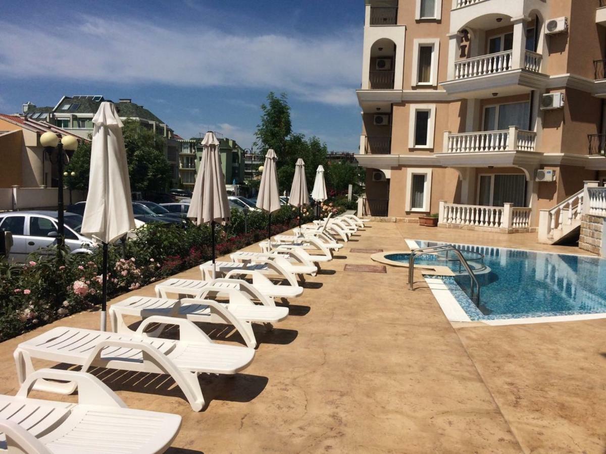 Family Lux Apartment สวิติ วลัส ภายนอก รูปภาพ