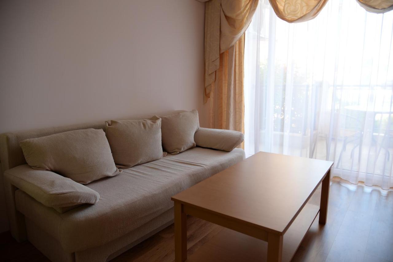 Family Lux Apartment สวิติ วลัส ภายนอก รูปภาพ