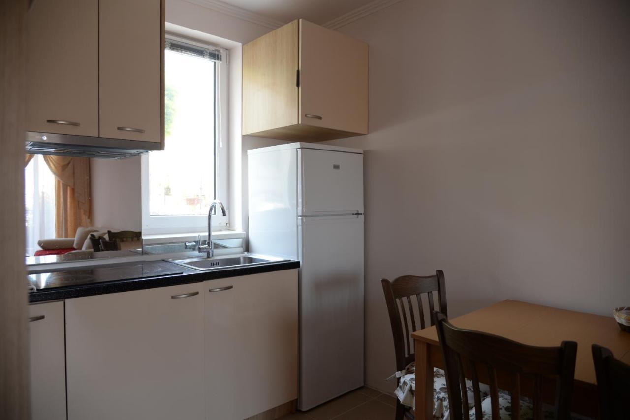 Family Lux Apartment สวิติ วลัส ภายนอก รูปภาพ